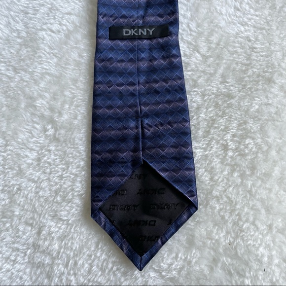 DKNY Blue and Gray Diamond Grid Printed Silk Tie - Picture 6 of 8